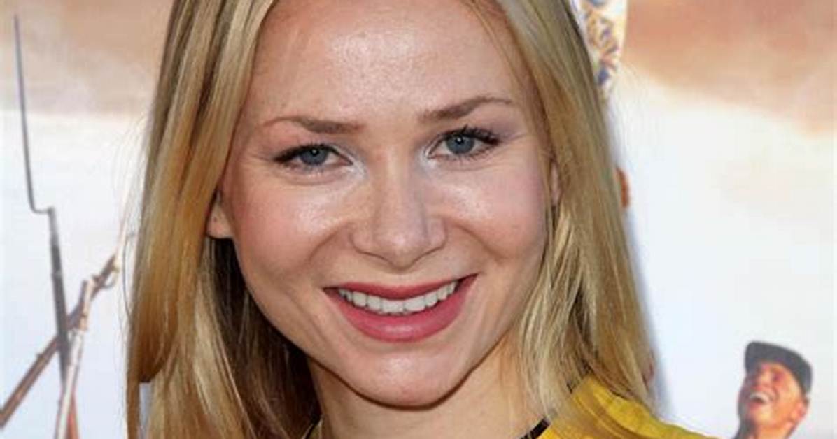 Mika Boorem Height