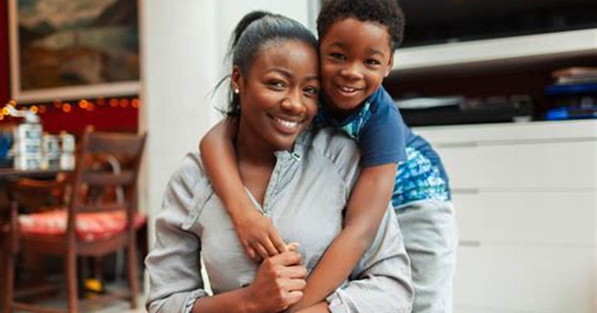 Mom of Four Receives over $10K in Donations After Son Overdrafts Account While Playing Roblox