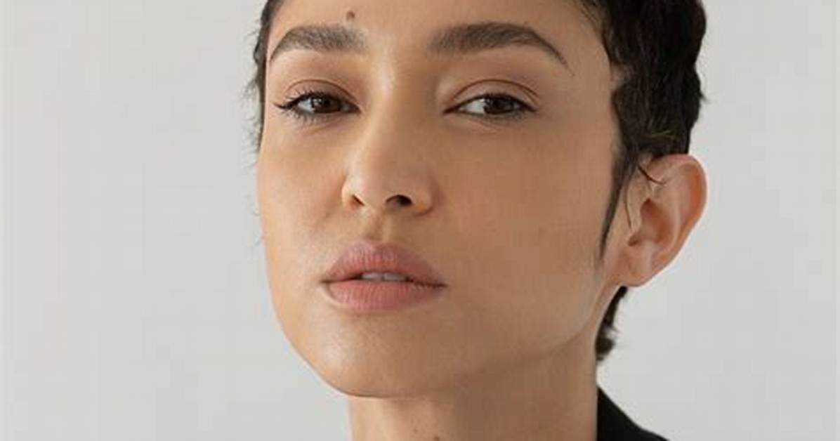 Naima Mora
