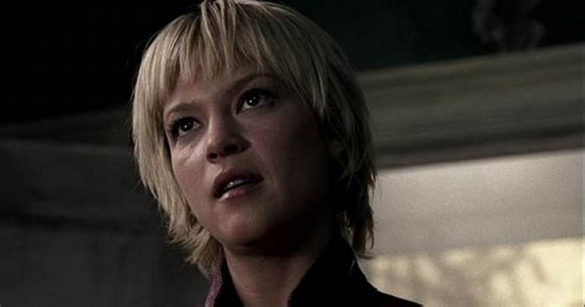 Nicki Aycox