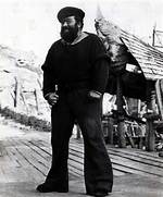 Paul L. Smith Height