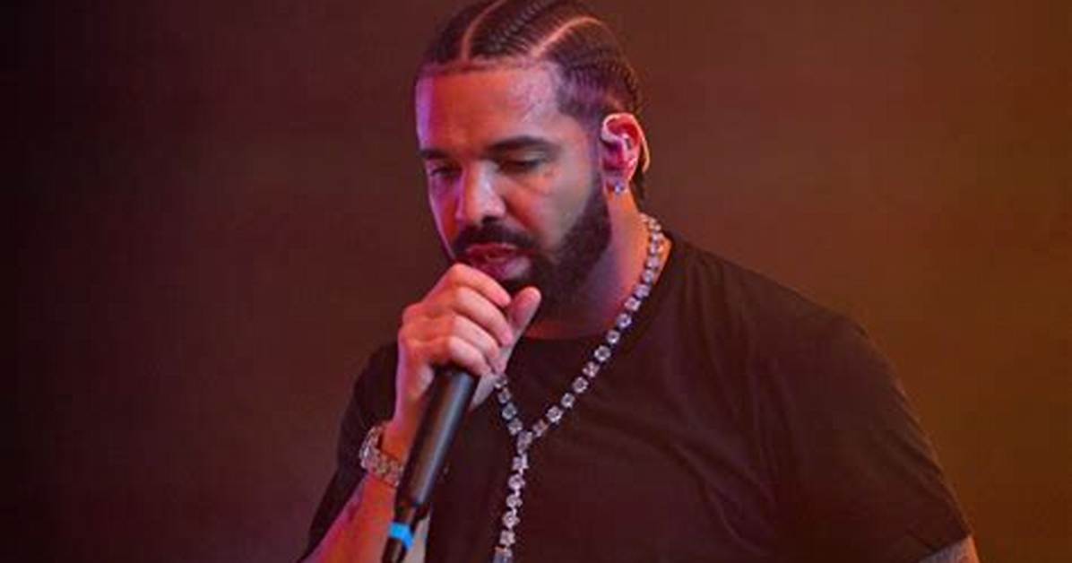 Performs Like Drake