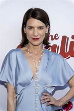 Perrey Reeves
