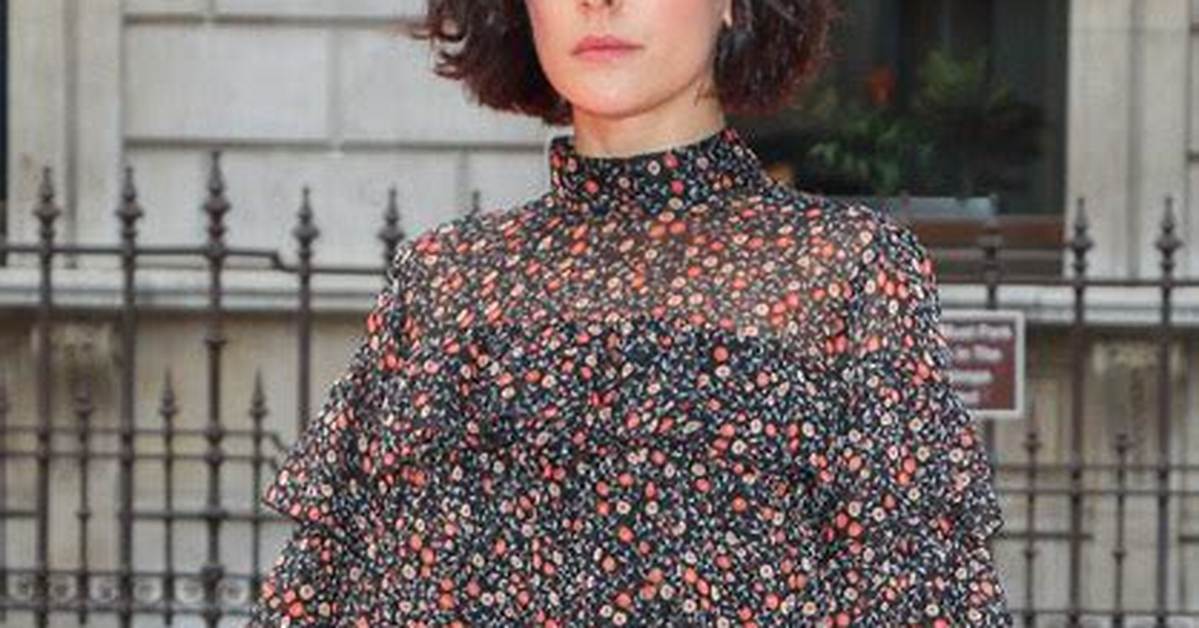 Phoebe Fox Height