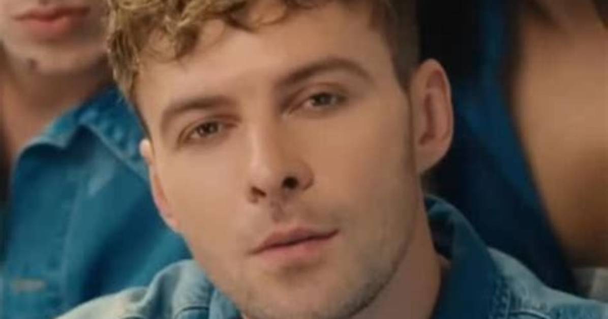 Pop Singer ___ Max