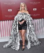 Rita Ora Height