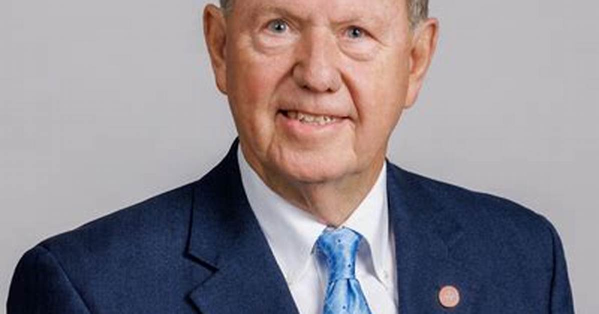 Robert Ezzell Net Worth