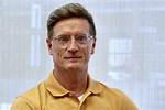 Robert Mintak Net Worth