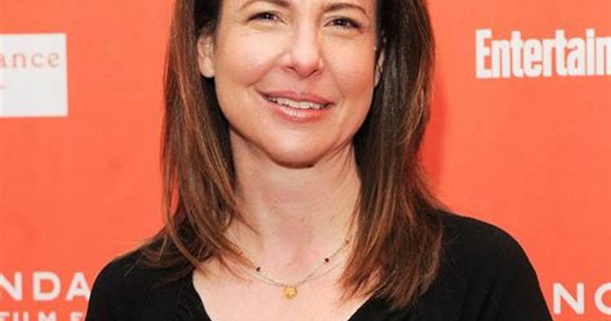 Robin Weigert Height