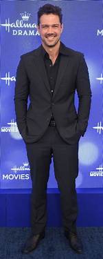Ryan Paevey Height