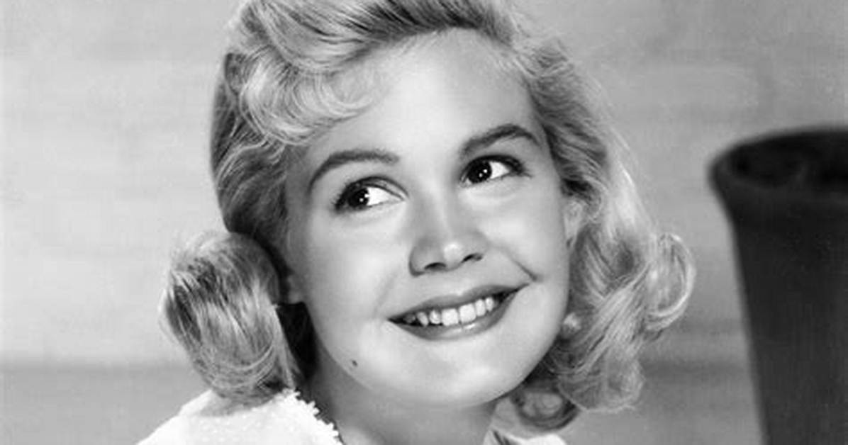 Sandra Dee Height