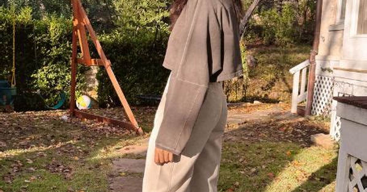 Sazan Hendrix
