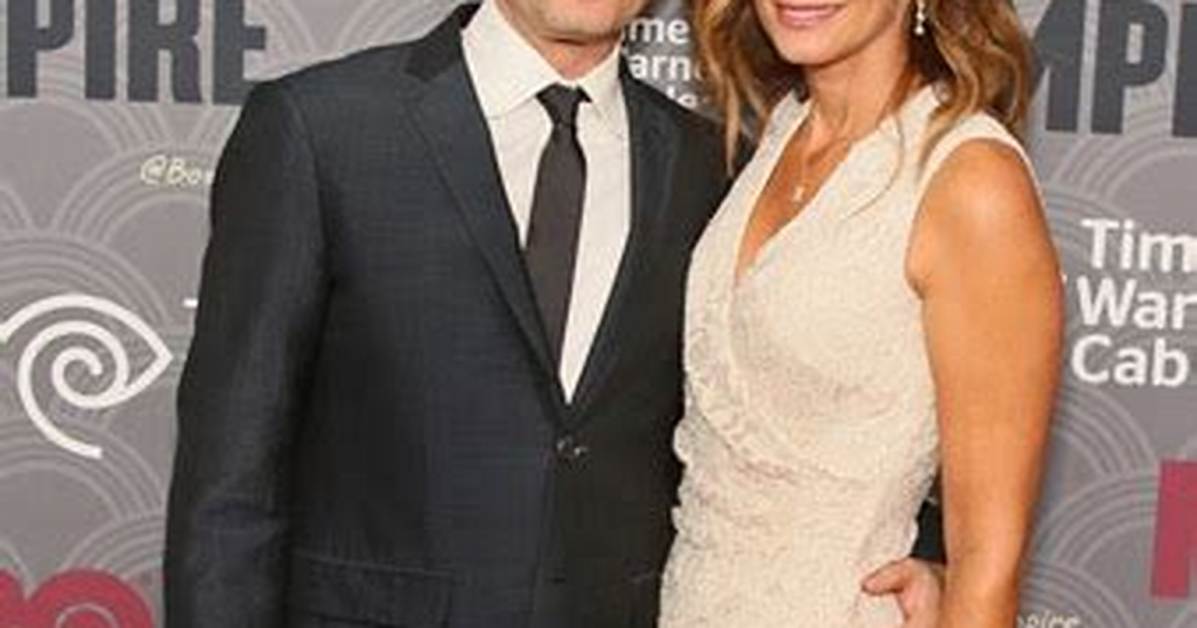 Shea Whigham Height
