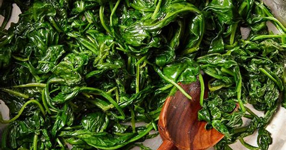 Should Spinach Be Cooked?