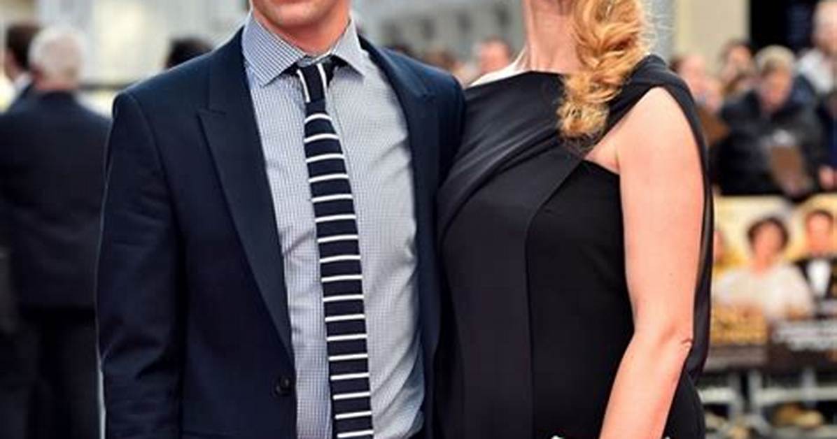 Simon Helberg Height