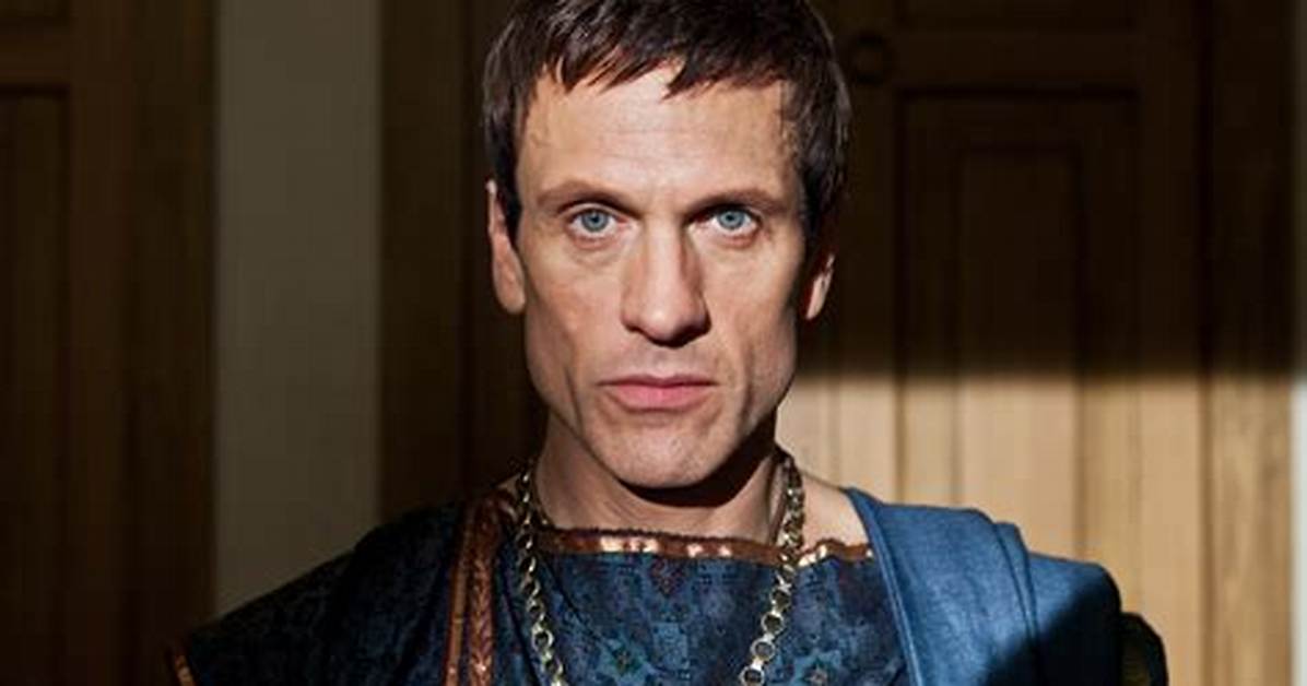 Simon Merrells
