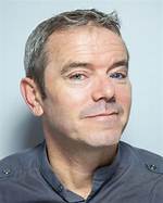Simon O’brien (Presenter)