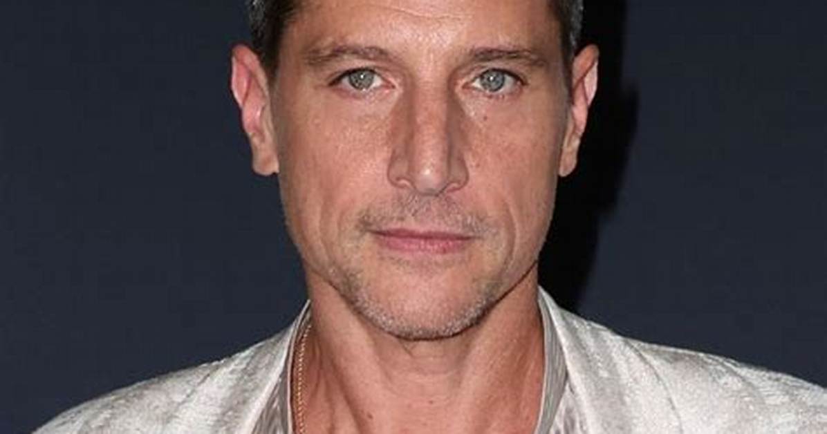 Simon Rex