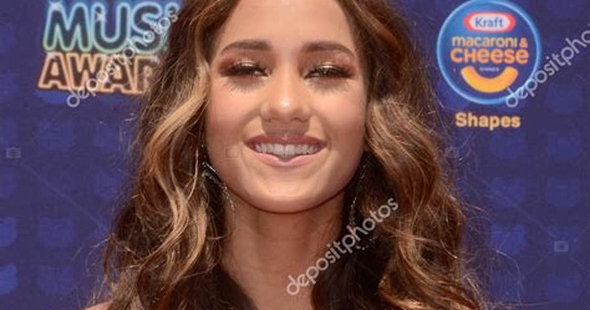 Skylar Stecker