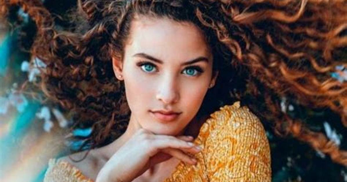 Sofie Dossi Bio (Wiki)