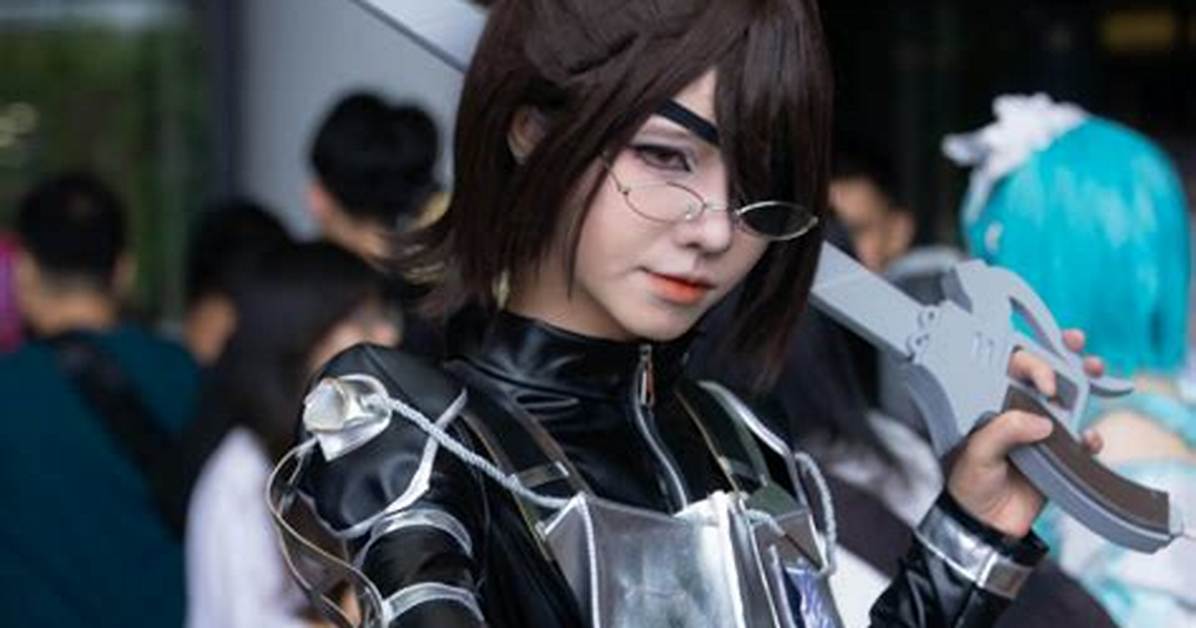 Stereotypical Sci-Fi Cosplayer