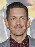 Steve Howey Height