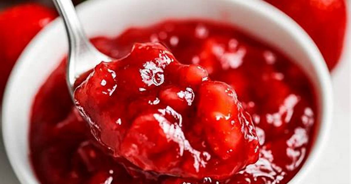 Strawberry Sauce {Quick & Easy}