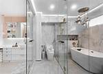 Suite Bathroom