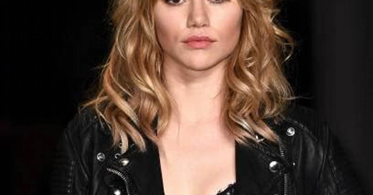 Suki Waterhouse