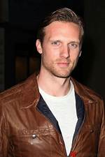 Teddy Sears Biography