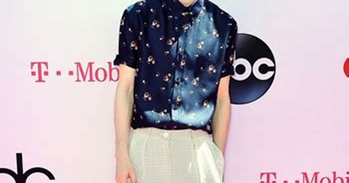 Troye Sivan Height