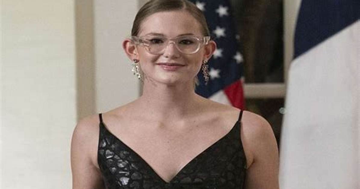 Violet Affleck