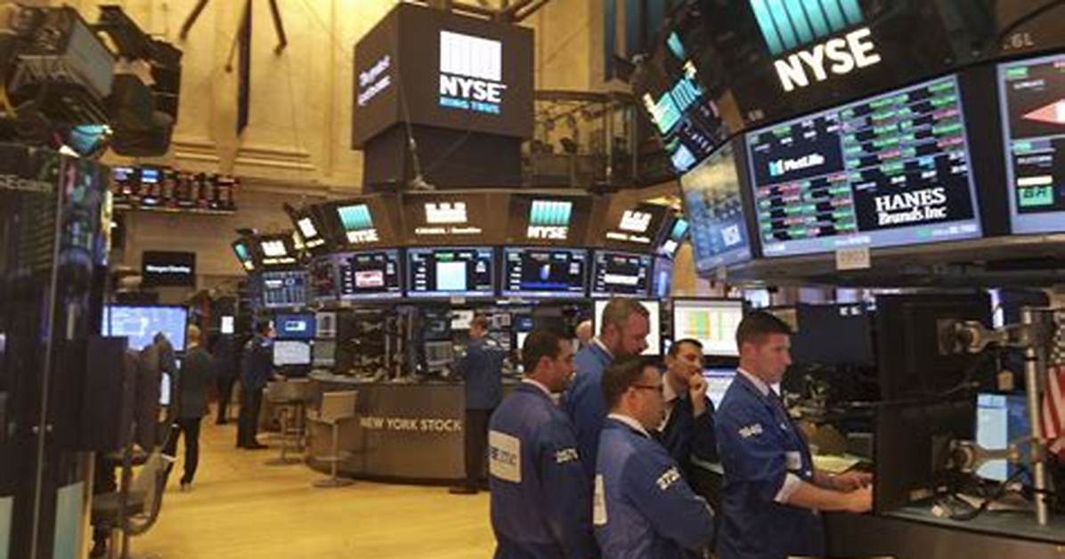 What Do Traders Do?