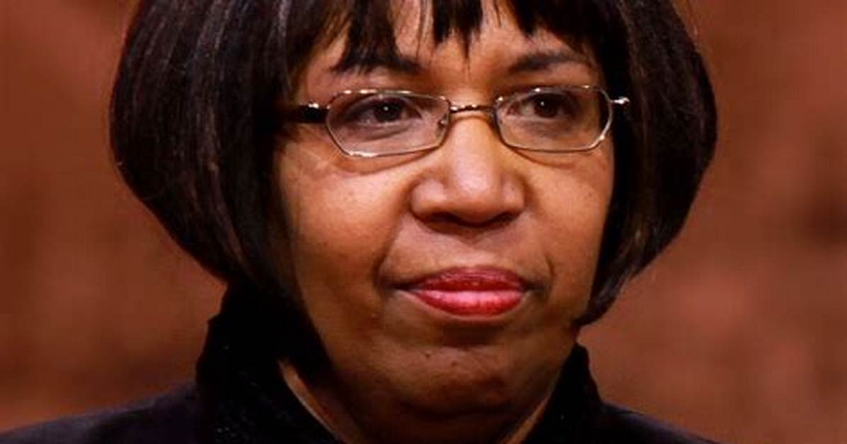 What Does Candy Carson Do