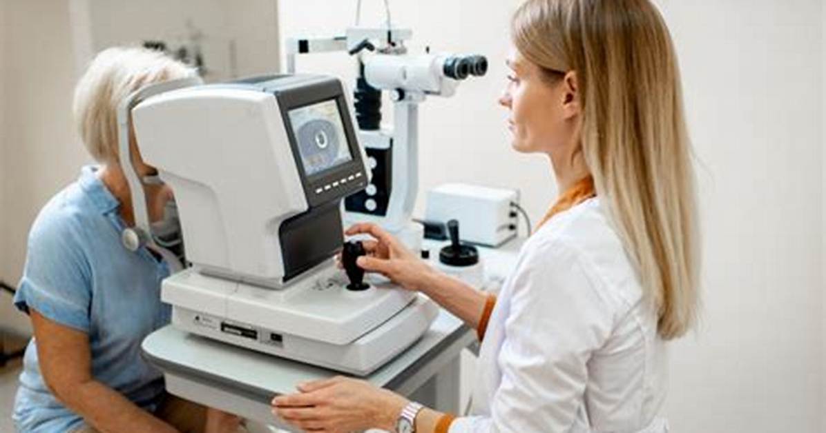 What Does Optometric Assistant Do?