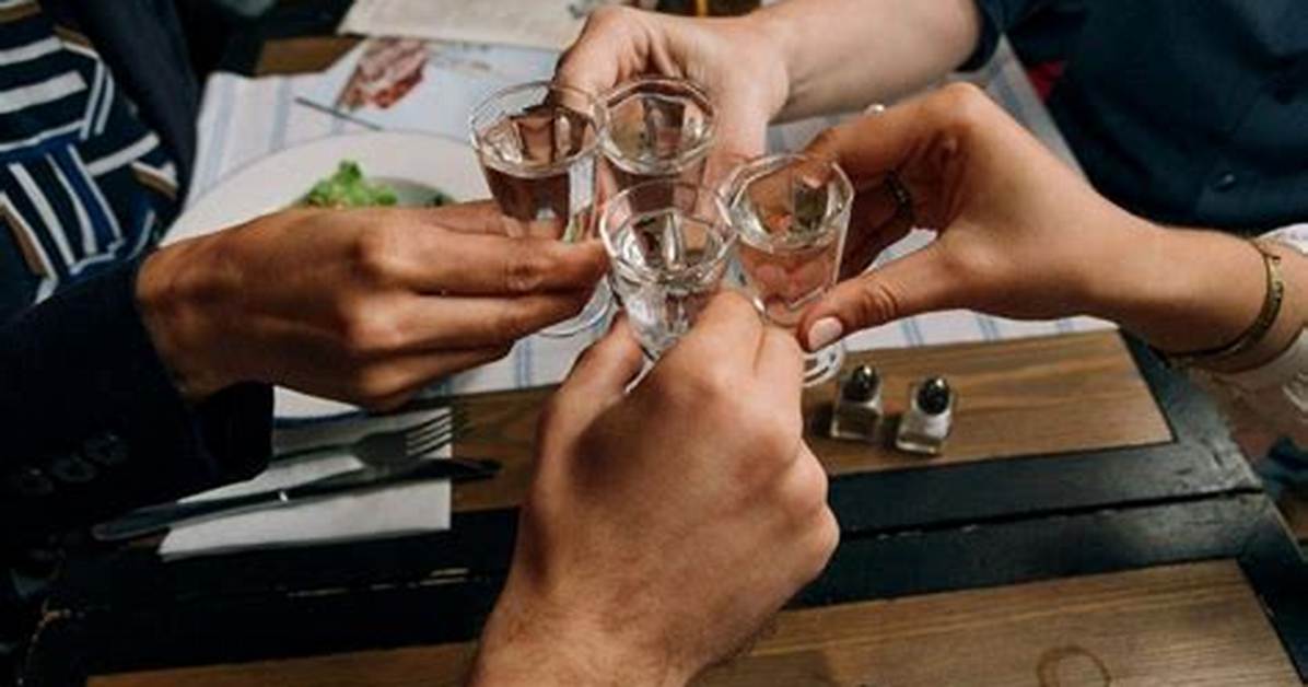What Is the Difference Between a Gimlet and a Bradawl?