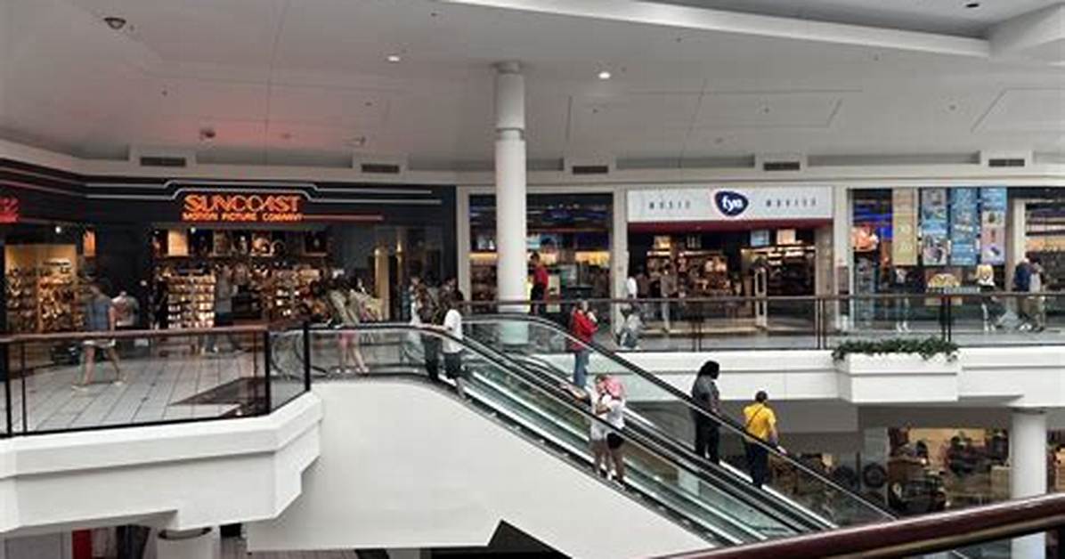 When Does Fairfield Mall Open?