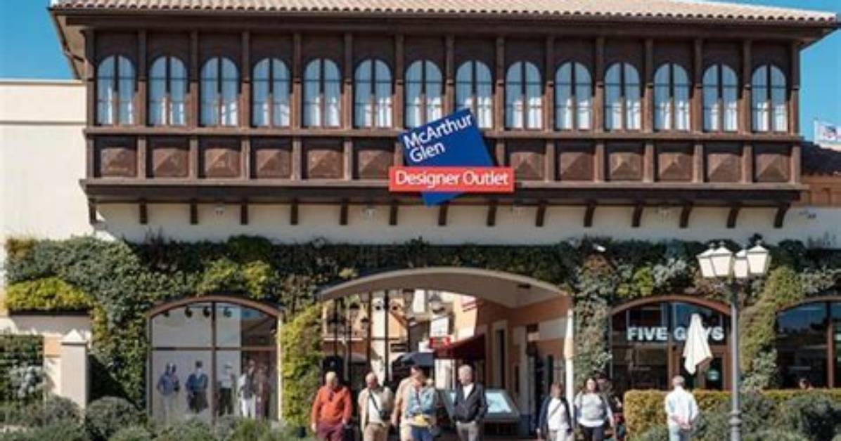 When Does Mcarthurglen Open?