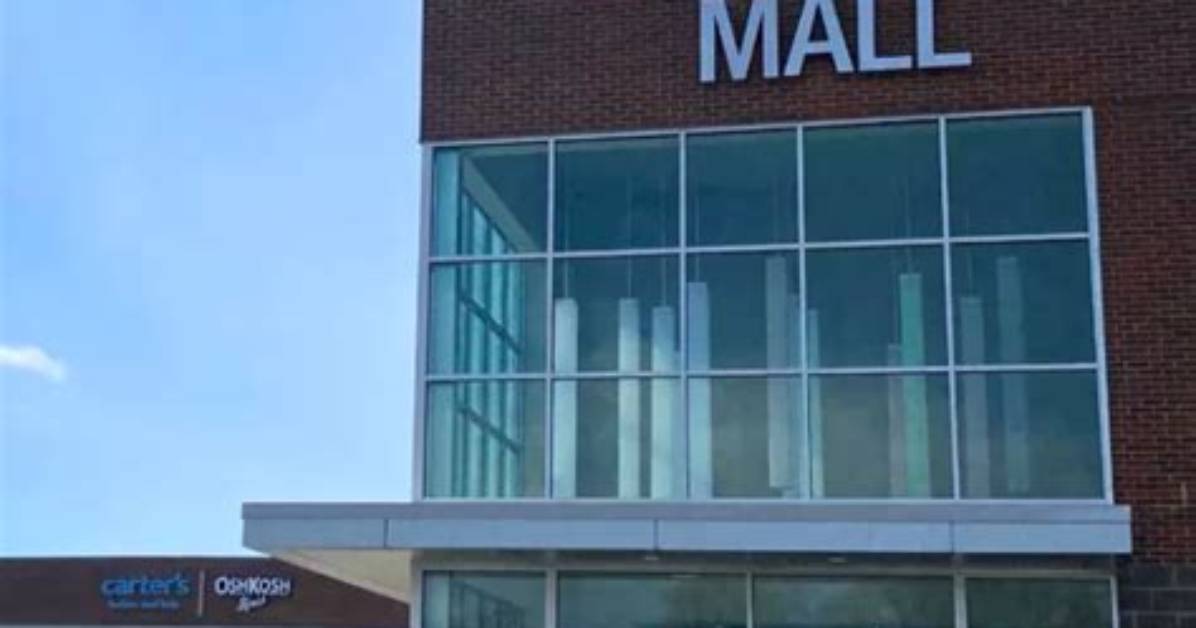 When Does the Markland Mall Open?