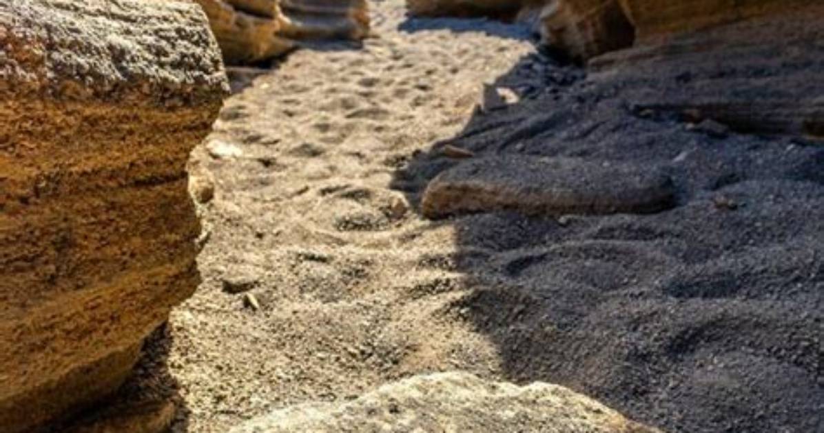 Will Rocks Spawn on Sand Path?