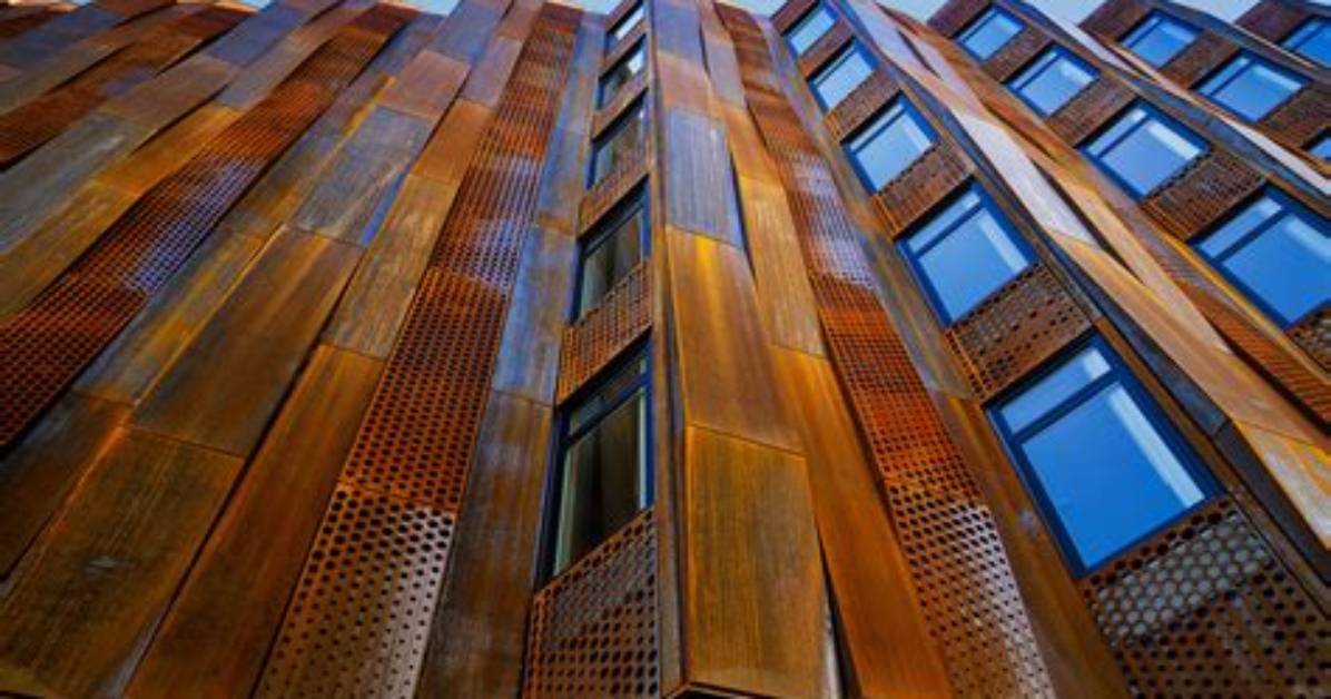 Would Be a Facade?